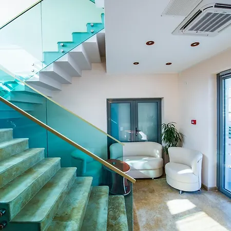 Sara Boutique - Laurette Due Mamaia