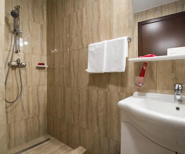 Sara Boutique - Laurette Due מלון מאמאיה