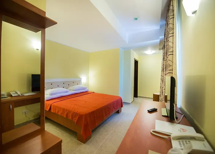 Sara Boutique - Laurette Due 3* מאמאיה